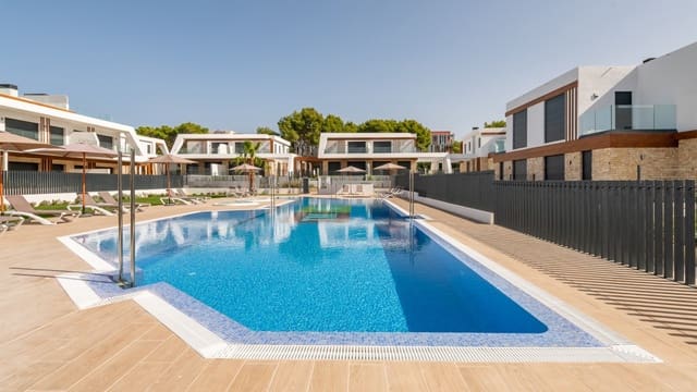 3 soverom Kjedet enebolig til salgs i Cala Ratjada, Capdepera med svømmebasseng garasje - € 927 100 (Ref: 9146884)