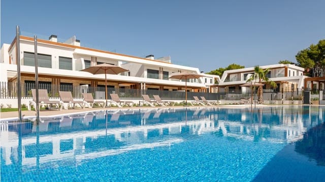 3 soverom Kjedet enebolig til salgs i Cala Ratjada, Capdepera med svømmebasseng garasje - € 927 100 (Ref: 9146884)