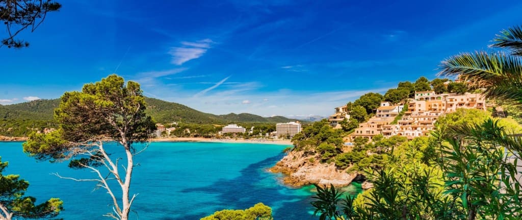 2 bedroom Apartment for sale in Capdepera with pool - € 425,000 (Ref: 9146886)