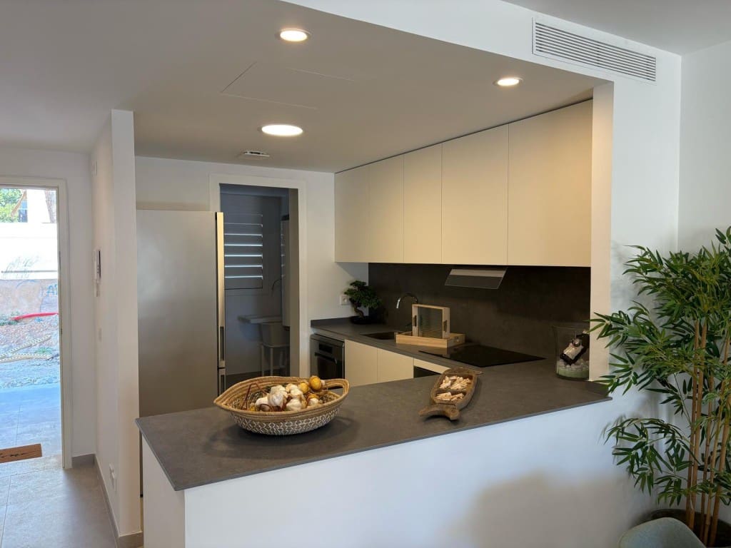 2 bedroom Apartment for sale in Cala Ratjada with pool garage - € 395,000 (Ref: 9146889)