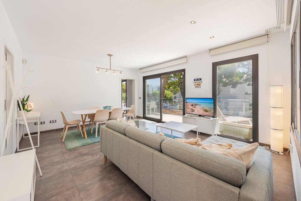 3 soveværelse Penthouse til salg i Puerto de Alcudia med garage - € 795.000 (Ref: 9160859)