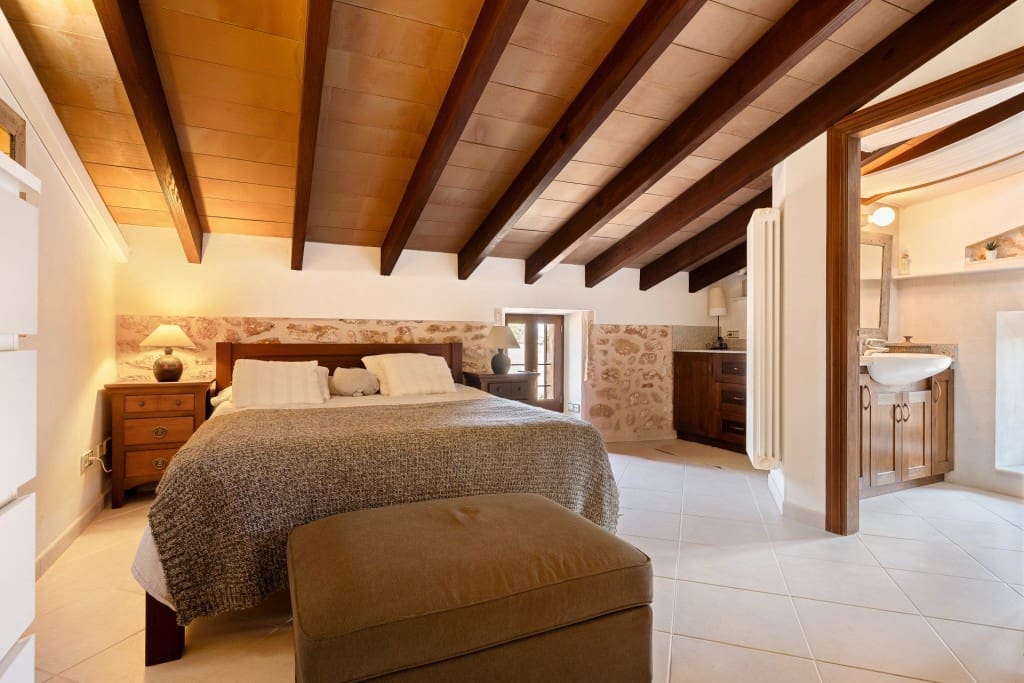 4 bedroom Townhouse for sale in Alcudia with garage - € 950,000 (Ref: 9171269)