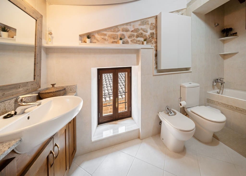 4 bedroom Townhouse for sale in Alcudia with garage - € 950,000 (Ref: 9171269)