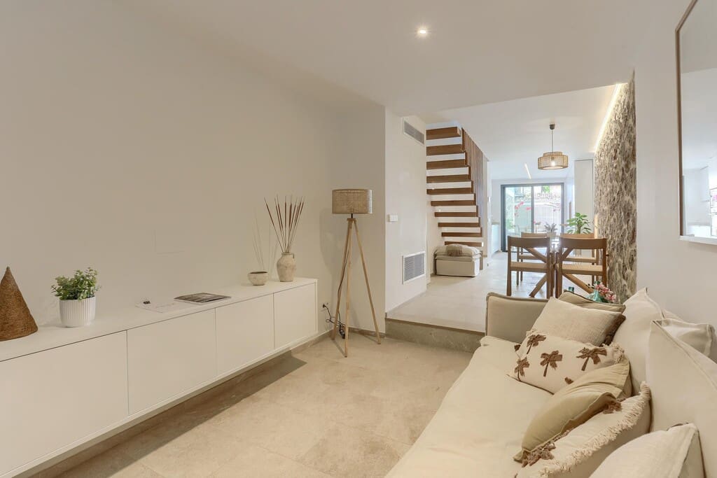 2 bedroom Townhouse for sale in Pollensa / Pollenca with pool - € 855,000 (Ref: 9188189)
