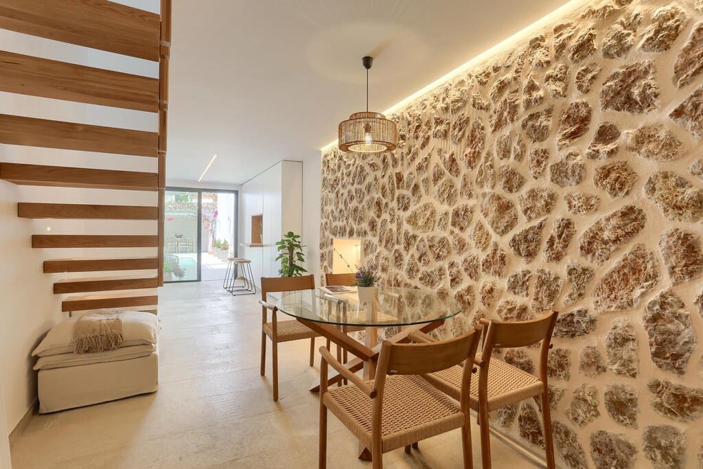 2 bedroom Townhouse for sale in Pollensa / Pollenca with pool - € 855,000 (Ref: 9188189)