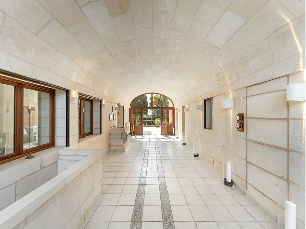 6 slaapkamer Finca/Landhuis te koop in Ses Salines met zwembad - € 1.850.000 (Ref: 9204360)