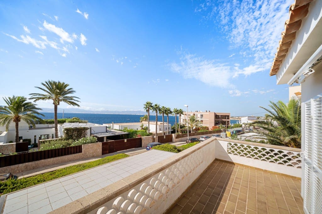 3 soveværelse Villa til salg i Cala Blava med swimmingpool - € 1.325.000 (Ref: 9208201)