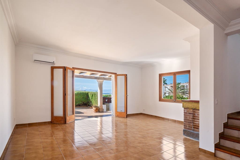 3 soveværelse Villa til salg i Cala Blava med swimmingpool - € 1.325.000 (Ref: 9208201)