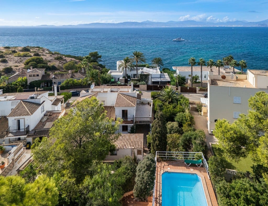3 soveværelse Villa til salg i Cala Blava med swimmingpool - € 1.325.000 (Ref: 9208201)