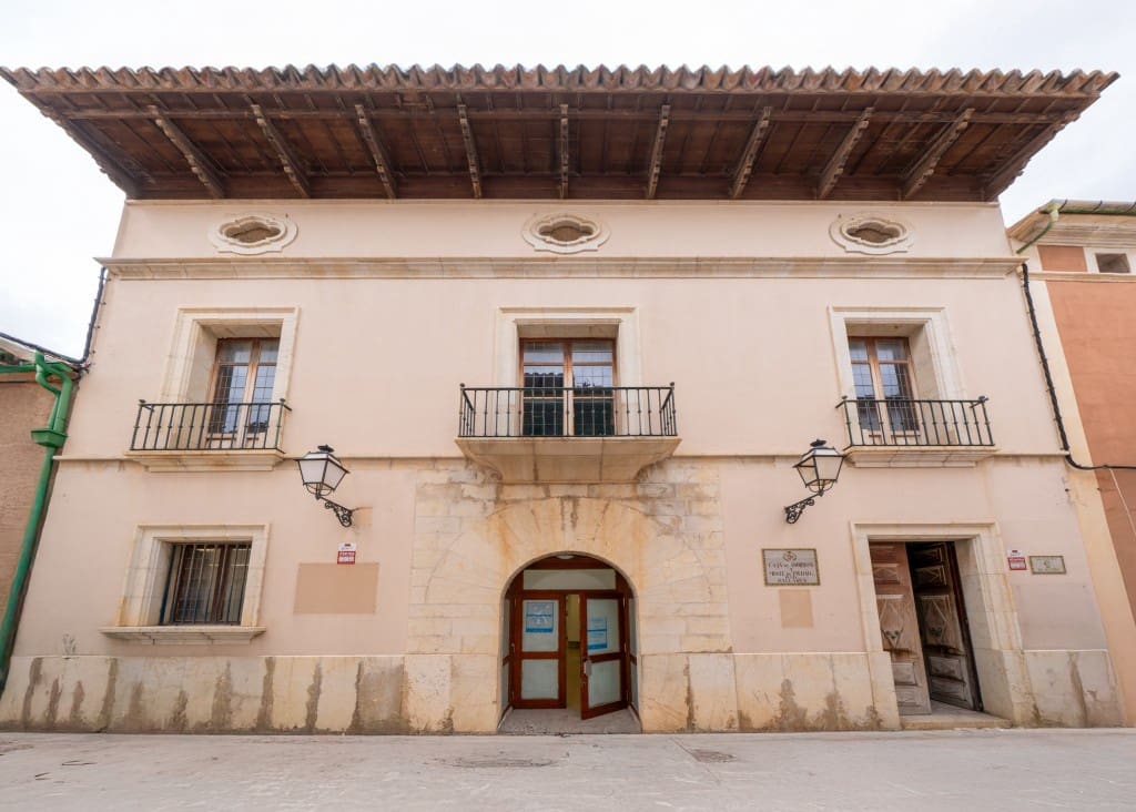 5 soveværelse Semi-Rækkehus til salg i Campos - € 1.295.000 (Ref: 9226339)