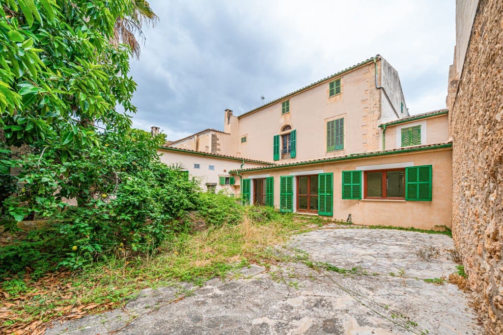 5 soveværelse Semi-Rækkehus til salg i Campos - € 1.295.000 (Ref: 9226339)