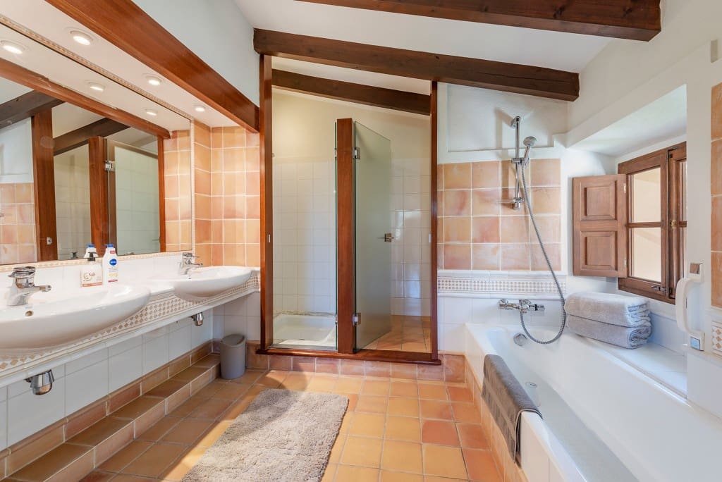 4 soveværelse Finca/Landehus til salg i Llubi med swimmingpool garage - € 4.750.000 (Ref: 9246492)