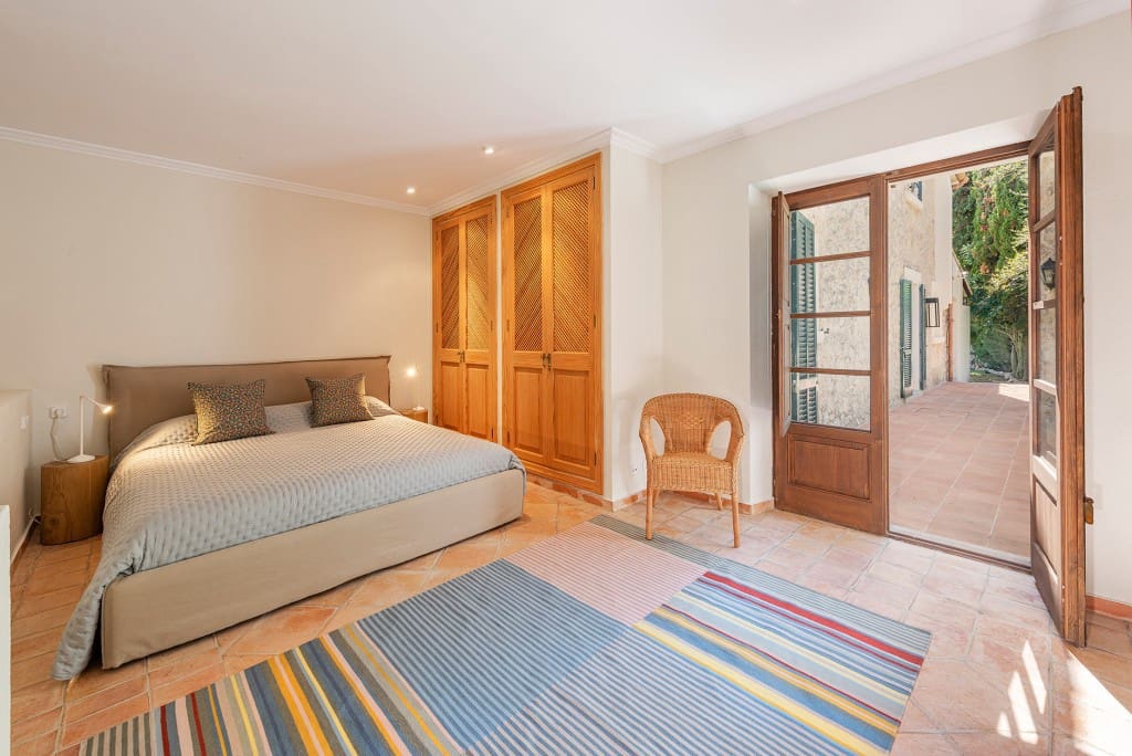 4 soveværelse Finca/Landehus til salg i Llubi med swimmingpool garage - € 4.750.000 (Ref: 9246492)