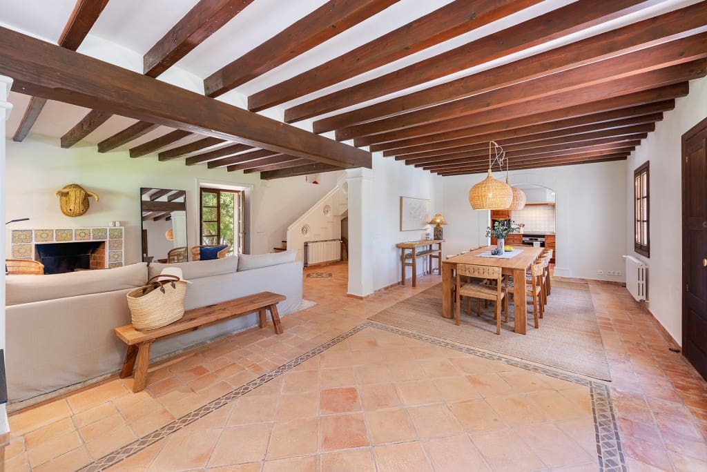 4 soveværelse Finca/Landehus til salg i Llubi med swimmingpool garage - € 4.750.000 (Ref: 9246492)