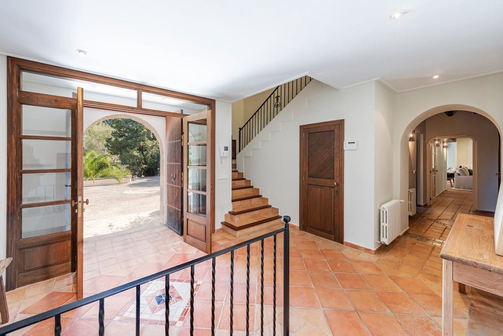 4 soveværelse Finca/Landehus til salg i Llubi med swimmingpool garage - € 4.750.000 (Ref: 9246492)