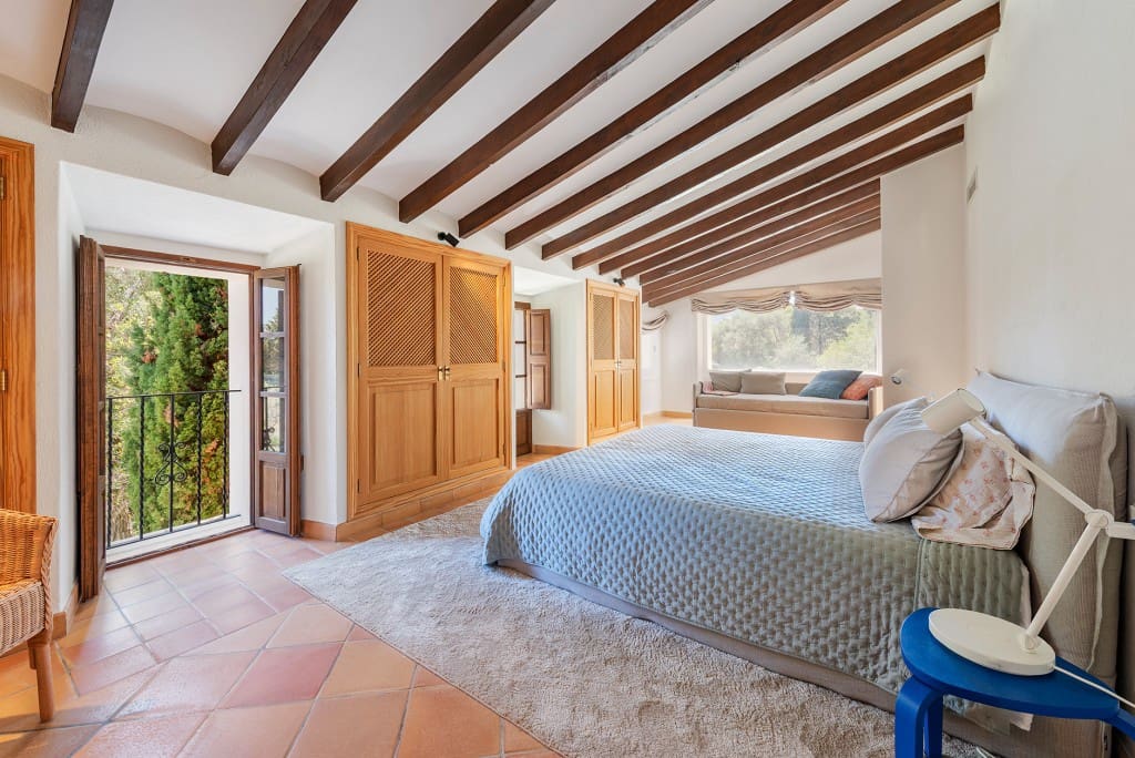 4 soveværelse Finca/Landehus til salg i Llubi med swimmingpool garage - € 4.750.000 (Ref: 9246492)