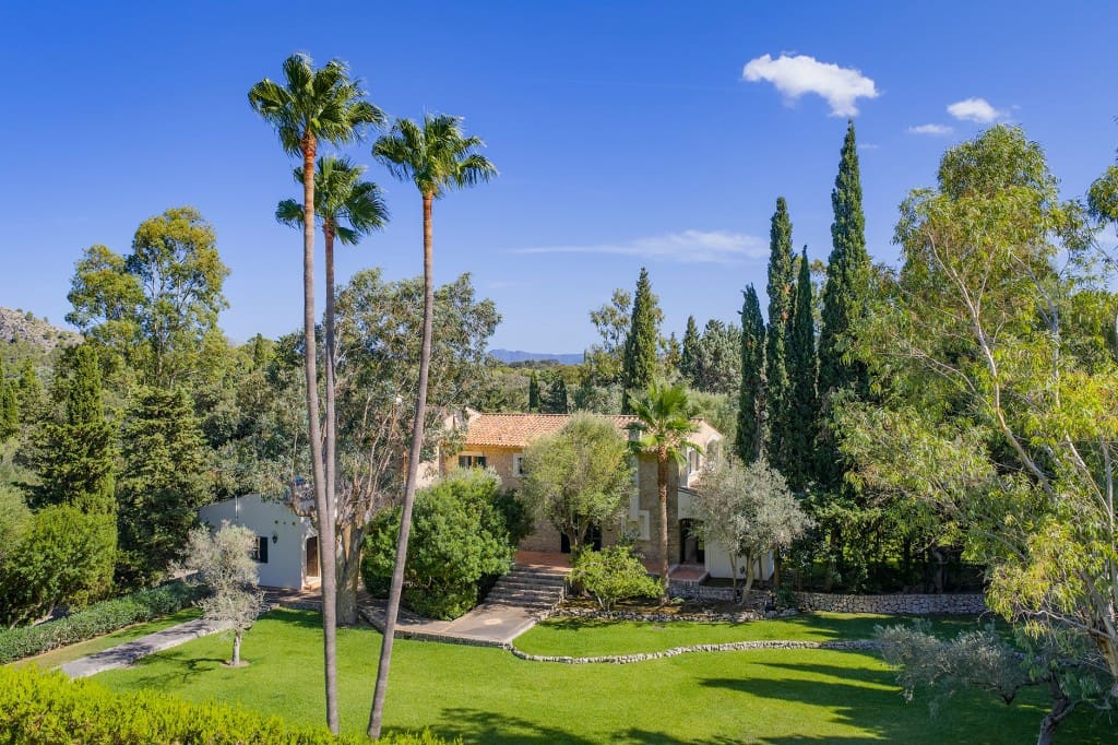 4 soveværelse Finca/Landehus til salg i Llubi med swimmingpool garage - € 4.750.000 (Ref: 9246492)