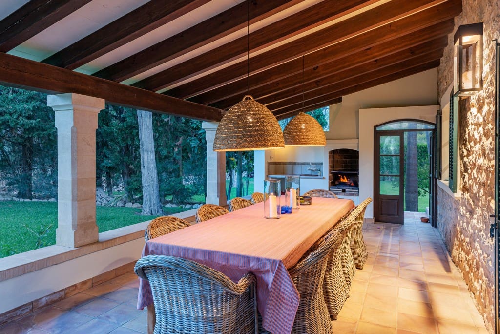 4 soveværelse Finca/Landehus til salg i Llubi med swimmingpool garage - € 4.750.000 (Ref: 9246492)