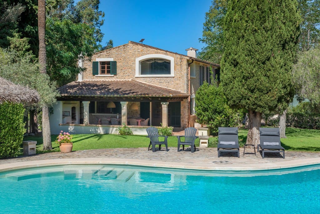 4 soveværelse Finca/Landehus til salg i Llubi med swimmingpool garage - € 4.750.000 (Ref: 9246492)