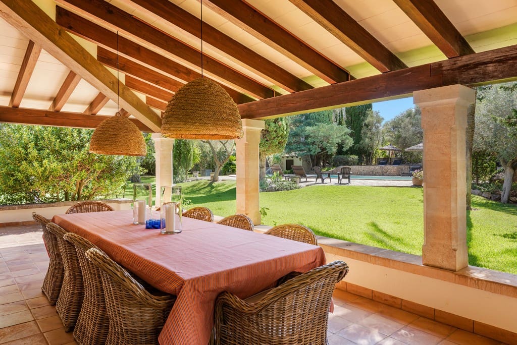 4 soveværelse Finca/Landehus til salg i Llubi med swimmingpool garage - € 4.750.000 (Ref: 9246492)