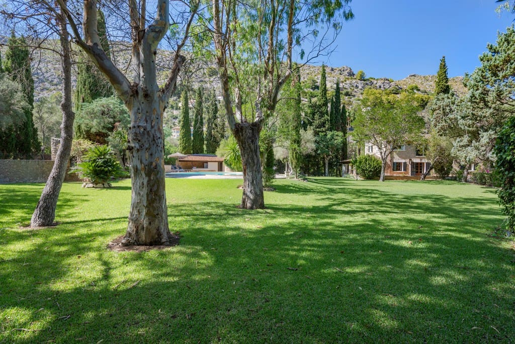 4 soveværelse Finca/Landehus til salg i Llubi med swimmingpool garage - € 4.750.000 (Ref: 9246492)