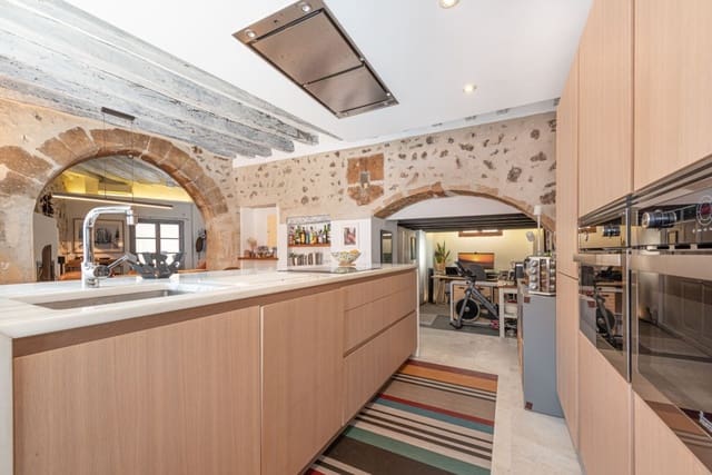 4 soveværelse Byhus til salg i Pollensa / Pollença med swimmingpool - € 1.200.000 (Ref: 9269276)