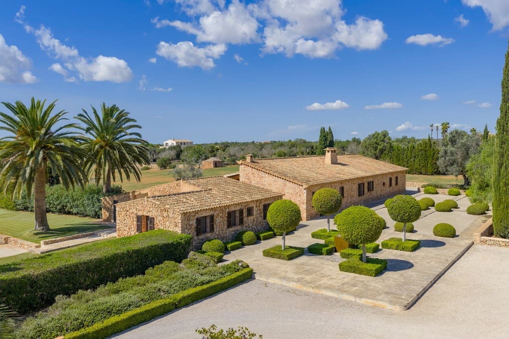 8 soveværelse Finca/Landehus til salg i Santanyi med swimmingpool garage - € 5.500.000 (Ref: 9280949)