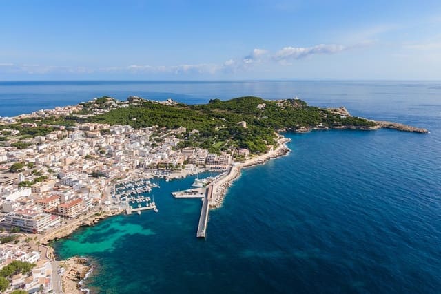 Tomt till salu i Cala Ratjada, Capdepera - 295 000 € (Ref: 9280951)