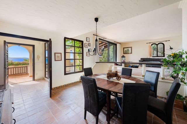 4 sovrum Villa till salu i Alcúdia med pool - 2 195 000 € (Ref: 9296698)