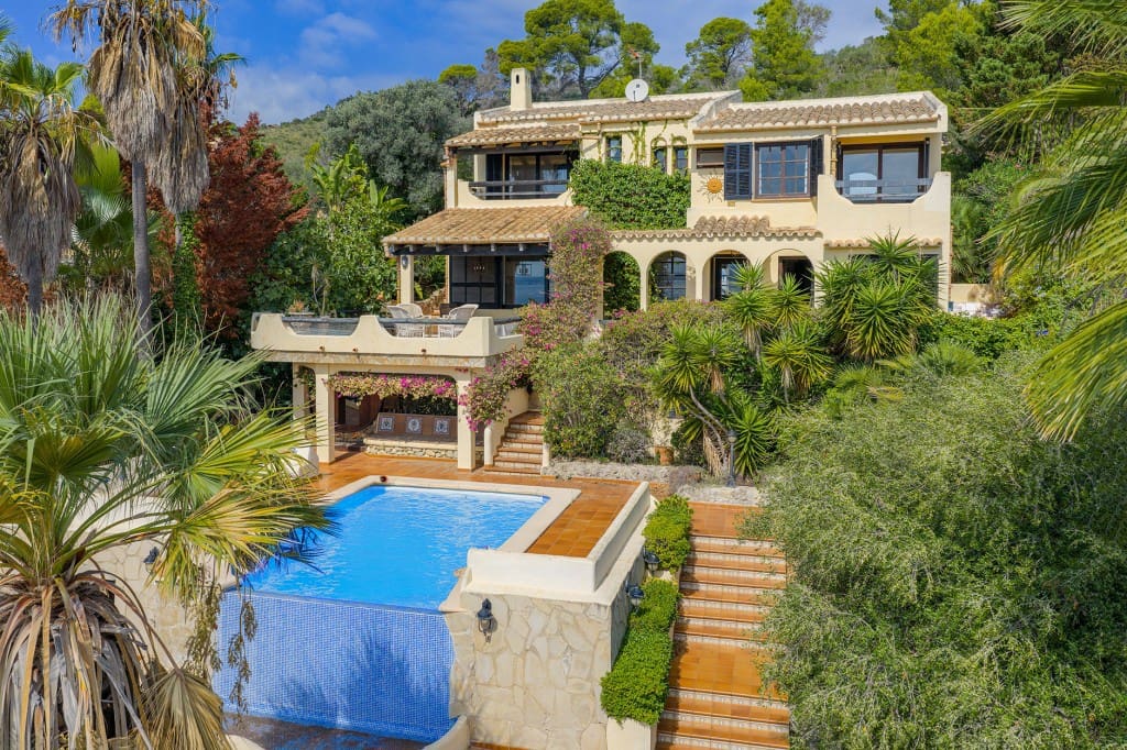 4 Zimmer Villa zu verkaufen in Alcudia mit Pool - 2.195.000 € (Ref: 9296698)