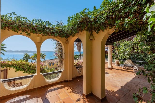 4 sovrum Villa till salu i Alcúdia med pool - 2 195 000 € (Ref: 9296698)