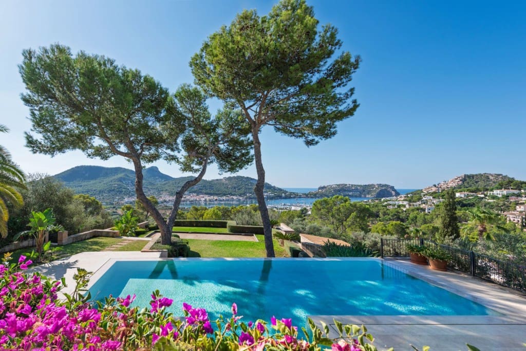 6 soverom Villa til salgs i Puerto de Andratx med svømmebasseng garasje - € 9 750 000 (Ref: 9296699)