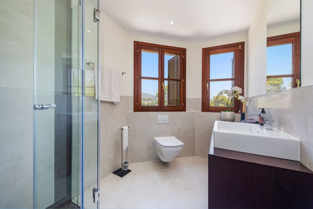 5 soveværelse Villa til salg i Bendinat med swimmingpool garage - € 3.950.000 (Ref: 9296700)