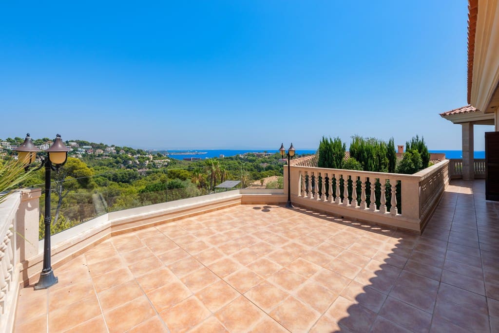 5 soveværelse Villa til salg i Bendinat med swimmingpool garage - € 3.950.000 (Ref: 9296700)