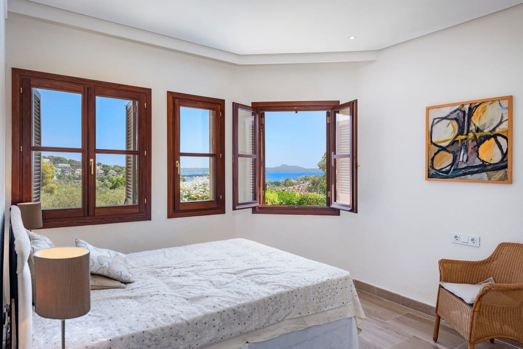 5 soveværelse Villa til salg i Bendinat med swimmingpool garage - € 3.950.000 (Ref: 9296700)