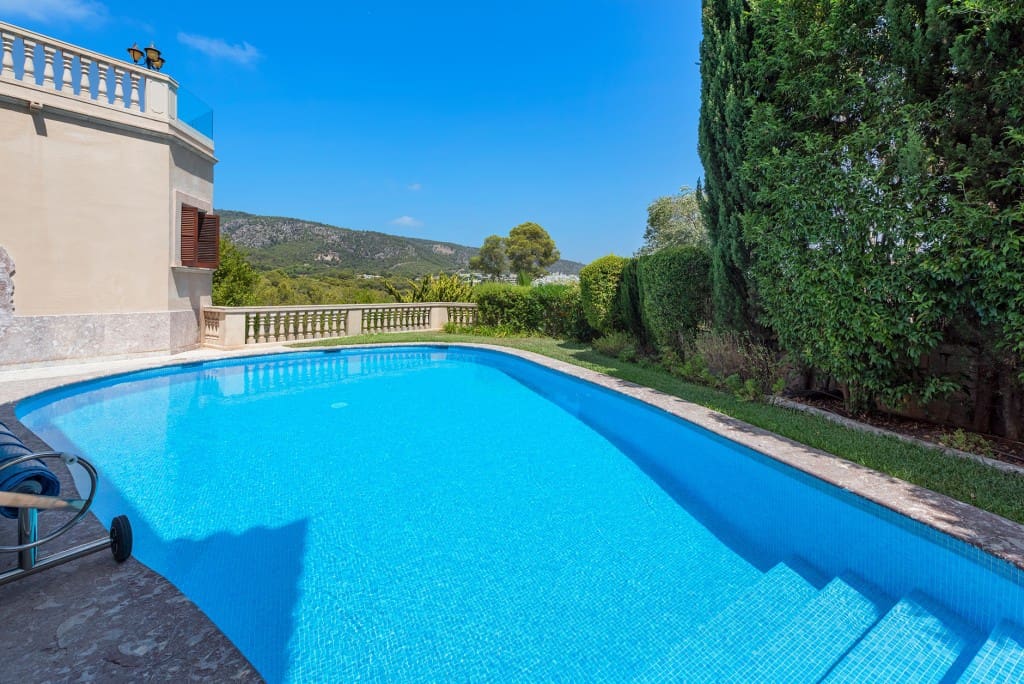 5 soveværelse Villa til salg i Bendinat med swimmingpool garage - € 3.950.000 (Ref: 9296700)