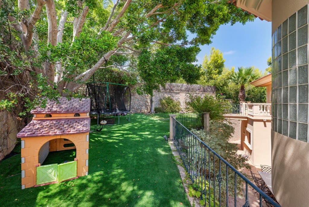 5 soveværelse Villa til salg i Bendinat med swimmingpool garage - € 3.950.000 (Ref: 9296700)