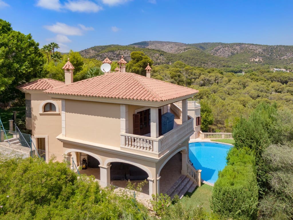 5 soveværelse Villa til salg i Bendinat med swimmingpool garage - € 3.950.000 (Ref: 9296700)