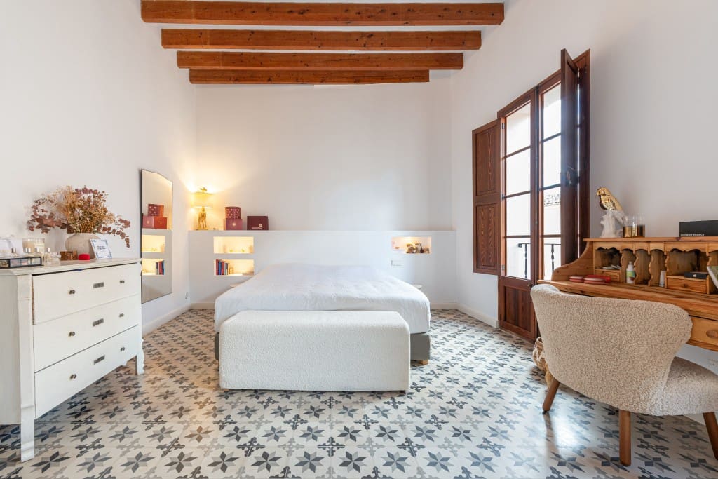 4 soveværelse Byhus til leje i Pollensa / Pollenca med swimmingpool - € 5.500 (Ref: 9337693)