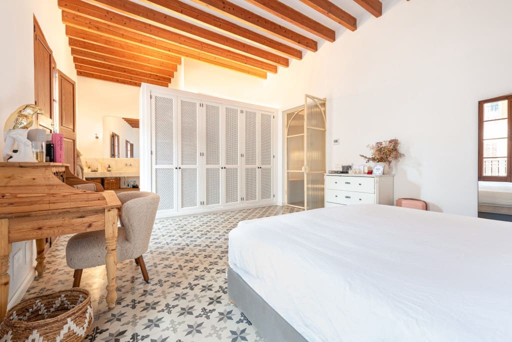 4 soveværelse Byhus til leje i Pollensa / Pollenca med swimmingpool - € 5.500 (Ref: 9337693)