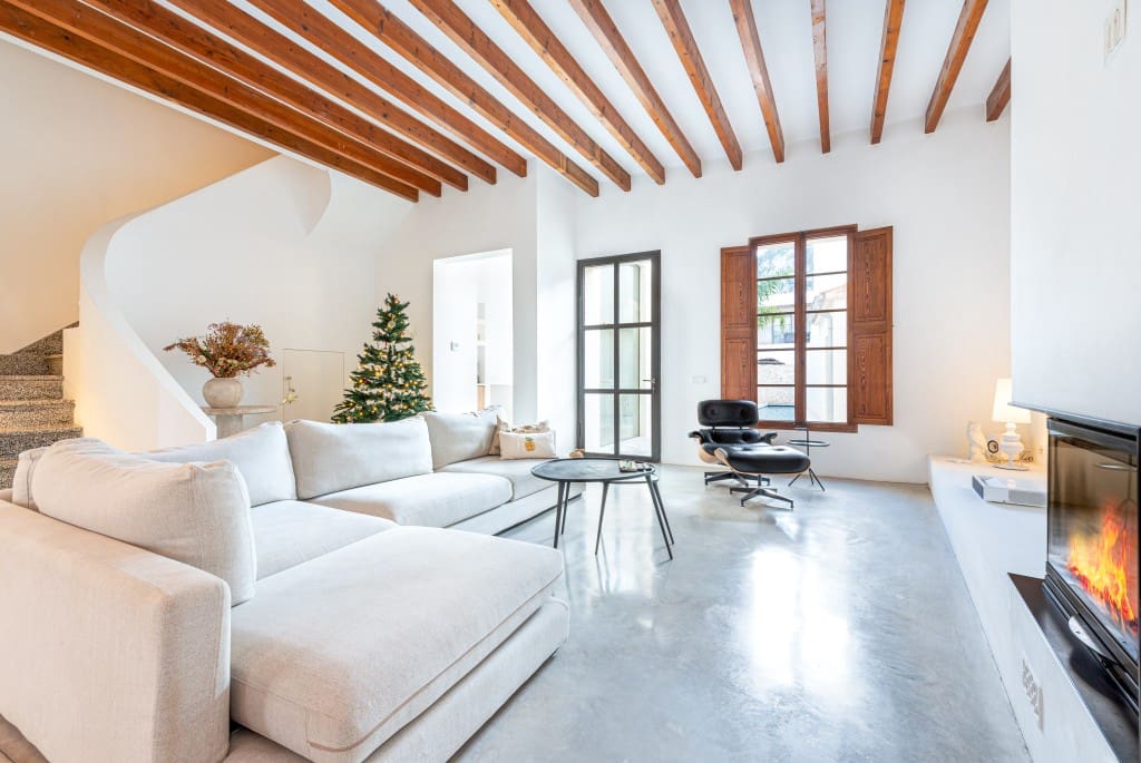 4 soveværelse Byhus til leje i Pollensa / Pollenca med swimmingpool - € 5.500 (Ref: 9337693)