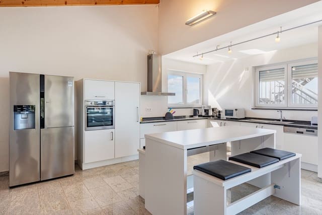 Chalet de 4 habitaciones en Mal Pas-Bon Aire, Alcúdia en venta con garaje - 3.985.000 € (Ref: 9346872)