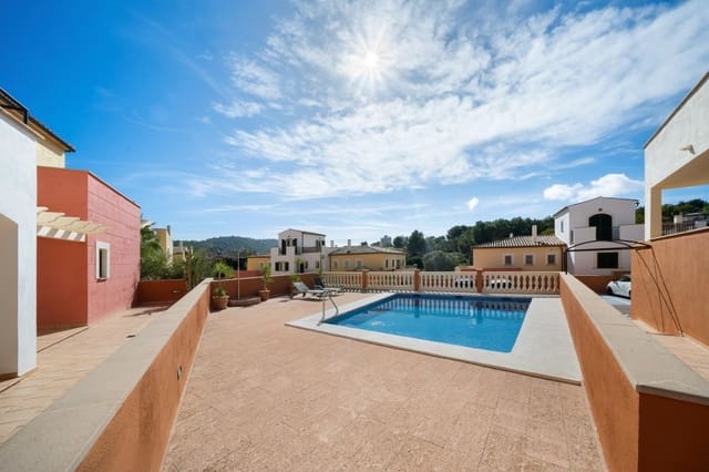 4 soveværelse Byhus til salg i Es Camp De Mar / El Camp De Mar, Andratx med swimmingpool garage - € 899.000 (Ref: 9349026)