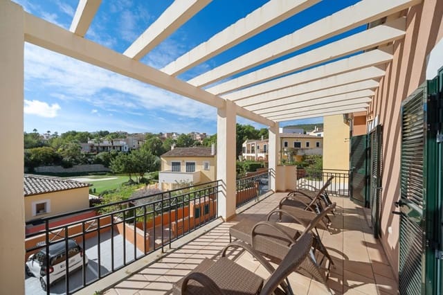 4 soveværelse Byhus til salg i Es Camp De Mar / El Camp De Mar, Andratx med swimmingpool garage - € 899.000 (Ref: 9349026)