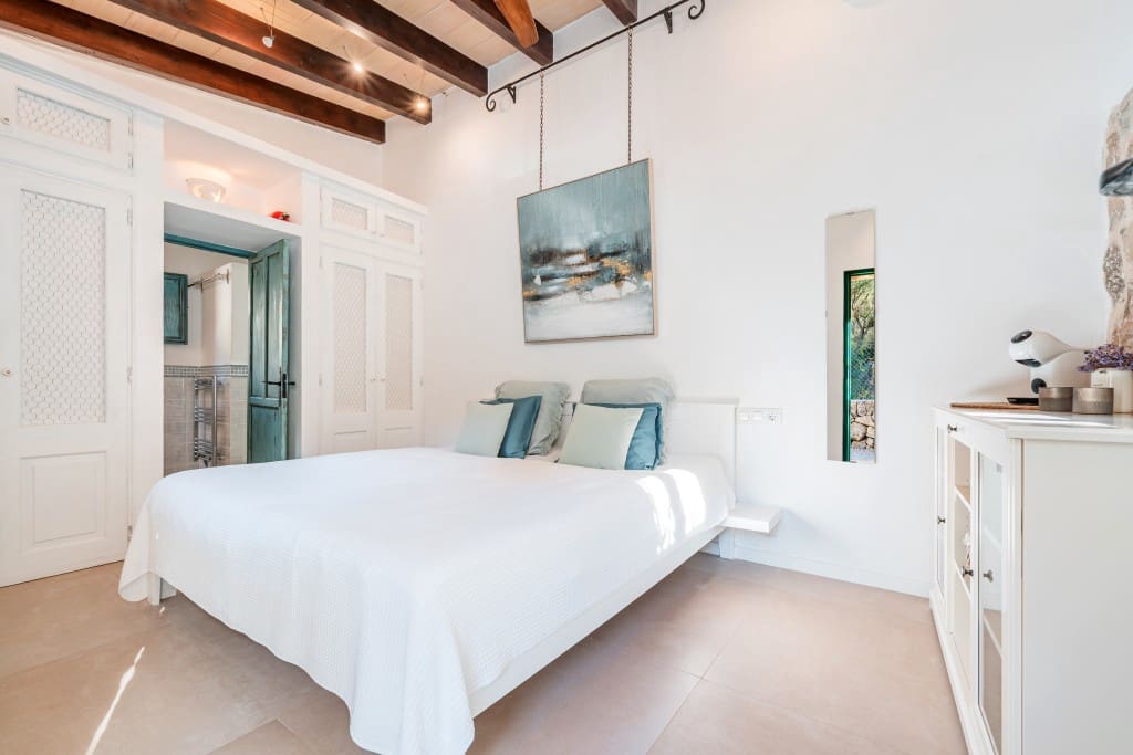 4 sypialnia Finka/Dom wiejski na sprzedaż w Alcudia z basenem garażem - 2 250 000 € (Ref: 9353188)