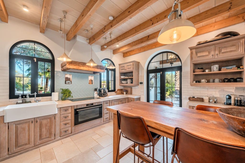 4 sypialnia Finka/Dom wiejski na sprzedaż w Alcudia z basenem garażem - 2 250 000 € (Ref: 9353188)