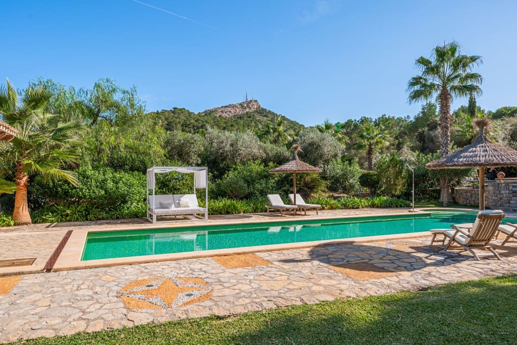 4 sypialnia Finka/Dom wiejski na sprzedaż w Alcudia z basenem garażem - 2 250 000 € (Ref: 9353188)