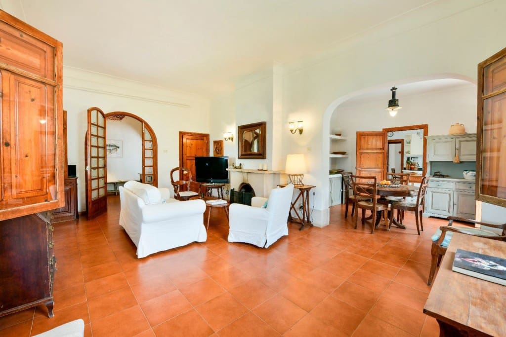 6 bedroom Villa for sale in Alcudia - € 4,300,000 (Ref: 9374979)