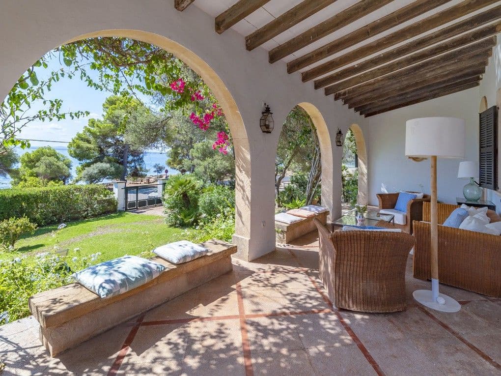 6 bedroom Villa for sale in Alcudia - € 4,300,000 (Ref: 9374979)