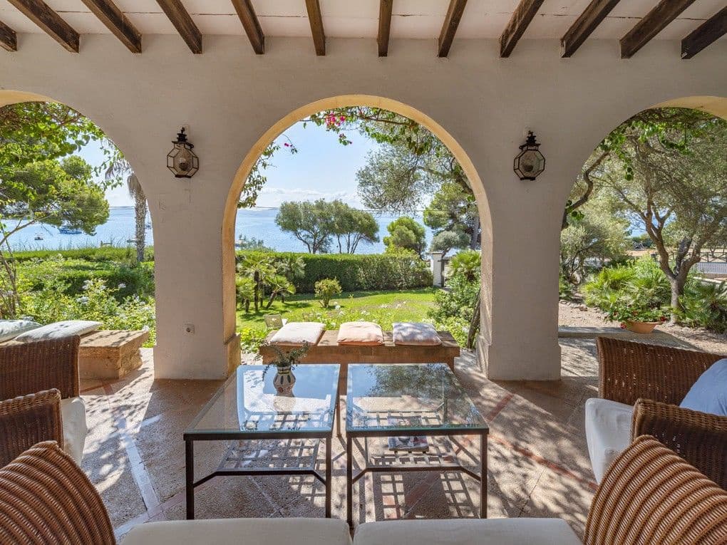 6 bedroom Villa for sale in Alcudia - € 4,300,000 (Ref: 9374979)